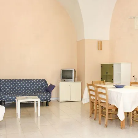 Apt. 4 Le *
